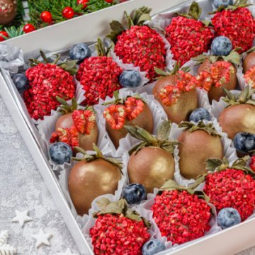 Клубника в шоколаде "Красный бархатный халат"