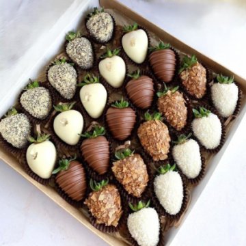 Клубника в шоколаде "Париж"