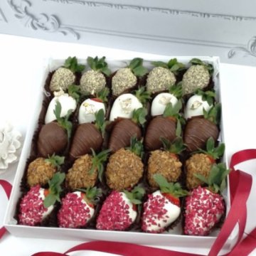 Клубника в шоколаде "Париж подождет"