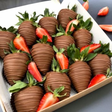 Клубника в шоколаде "Половинка моя"