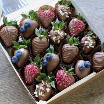 Клубника в шоколаде "Романтичный вечер"