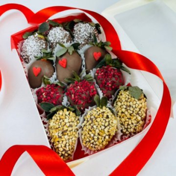 Клубника в шоколаде "Романтик"