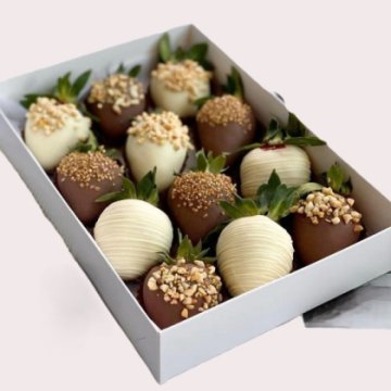 Клубника в шоколаде "Шахматы"