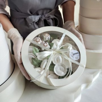 Коробка с пельменями 