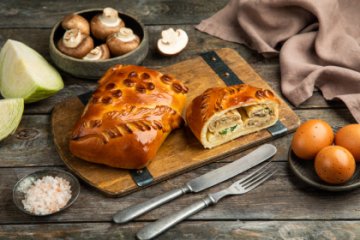 Кулебяка с капустой и грибами