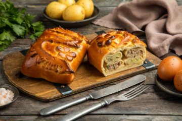 Кулебяка с картофелем и говядиной