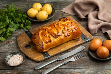 Кулебяка с картофелем и говядиной