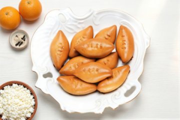 Мини-пирожки с творогом, апельсиновой цедрой и ванилью 10 шт