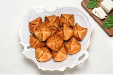 Мини-пирожки со шпинатом и сыром фета 10 шт