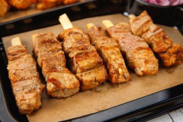 Мини шашлык из свинины в маринаде "Порто Миконос" 10 шт