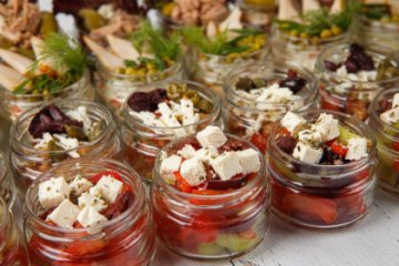 Мини традиционный греческий салат с фетой 10 шт