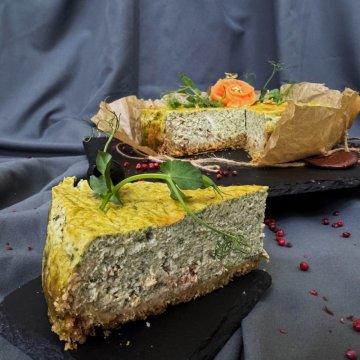 Норвежский чизкейк с горбушей су-вид и шпинатом