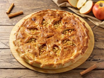 Осетинский пирог с яблоком и корицей