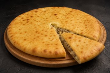 Осетинский пирог с грибами и сыром