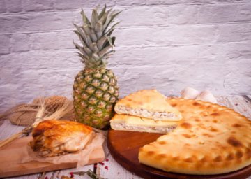 Осетинский пирог с курицей и ананасом