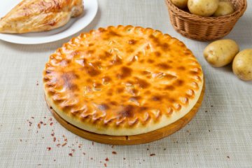 Осетинский пирог с курицей и картошкой