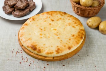 Осетинский пирог с мясом и картошкой