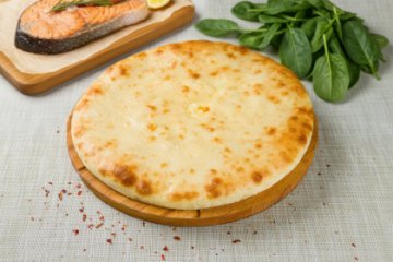 Осетинский пирог с семгой и шпинатом