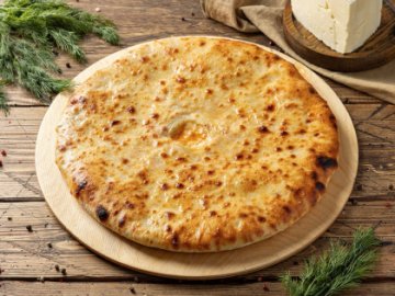 Осетинский пирог с сёмгой, укропом и сыром