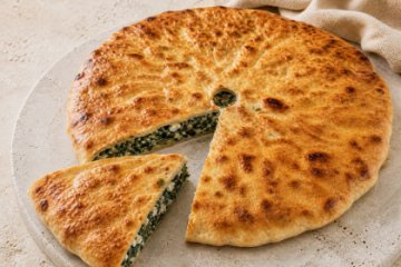 Осетинский пирог со шпинатом и сыром, 1 шт.