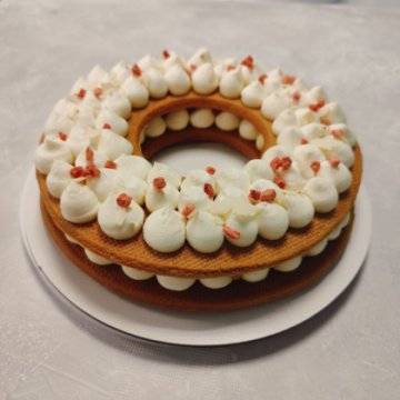 Открытый медовик «Вишнёвый пломбир»