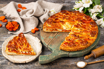 Открытый пирог абрикосовый