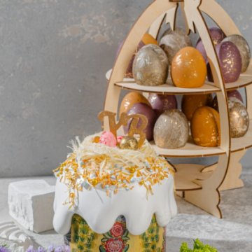 Пасхальный набор: кулич + подставка на 16 яиц