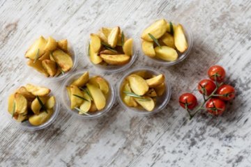 Печеные картофельные дольки с ароматными травами 6 шт.