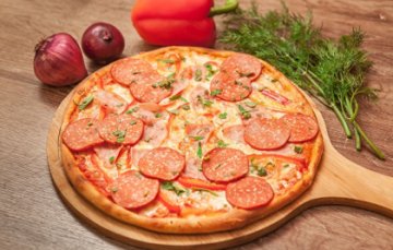 Пицца пепперони по-домашнему