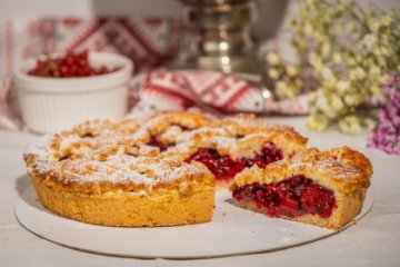 Пирог песочный с малиной