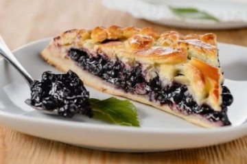 Пирог постный с черникой