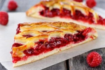 Пирог постный с малиной