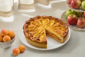Пирог с абрикосом и яблоком