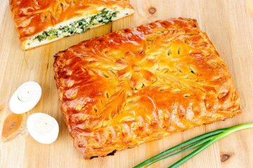 Пирог с яйцом и зелёным луком