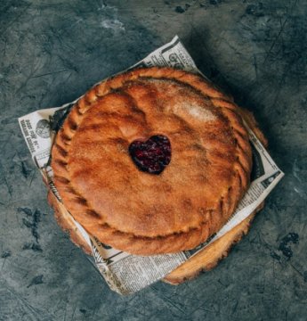 Пирог с инжиром и грецким орехом