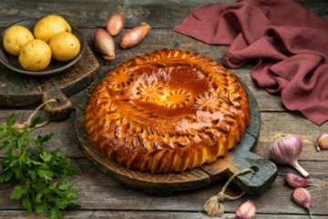 Пирог с картофелем и луком