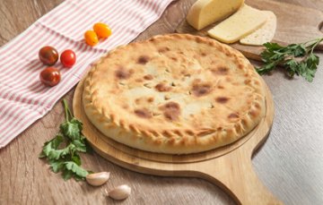 Пирог с курицей и сыром