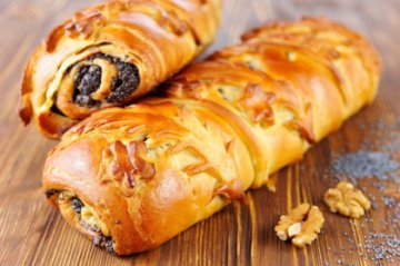 Пирог с маком и грецким орехом