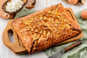 Пирог с персиком и творогом