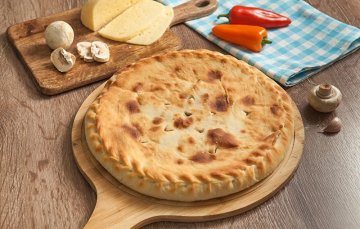 Пирог с сыром и грибами