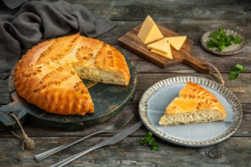 Пирог с сыром и зеленью