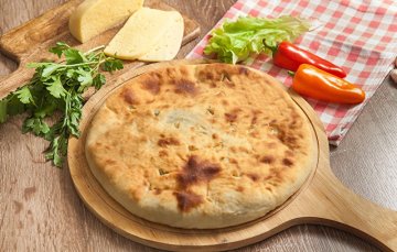 Пирог с сыром сулугуни