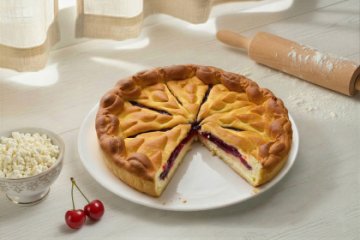 Пирог с творогом и вишней
