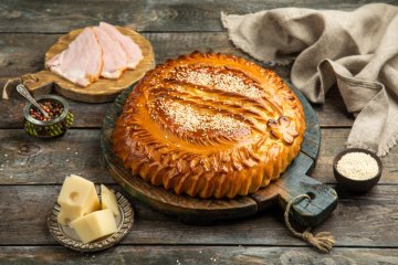 Пирог с ветчиной и сыром