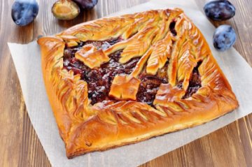 Пирог со сливой