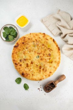 Пирог сытный с курицей, шпинатом и сыром