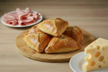 Пирожки с ветчиной и сыром 5 шт 