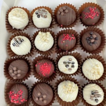 Пирожное «Картошка в белом и молочном шоколаде»