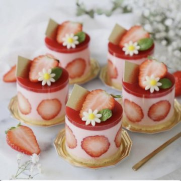 Пирожное «Клубничный Роял»