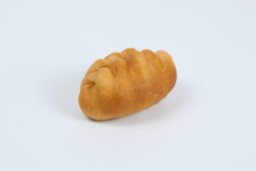 Пирожок с капустой и яйцом жареным